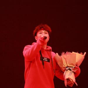 成人动漫中文网
